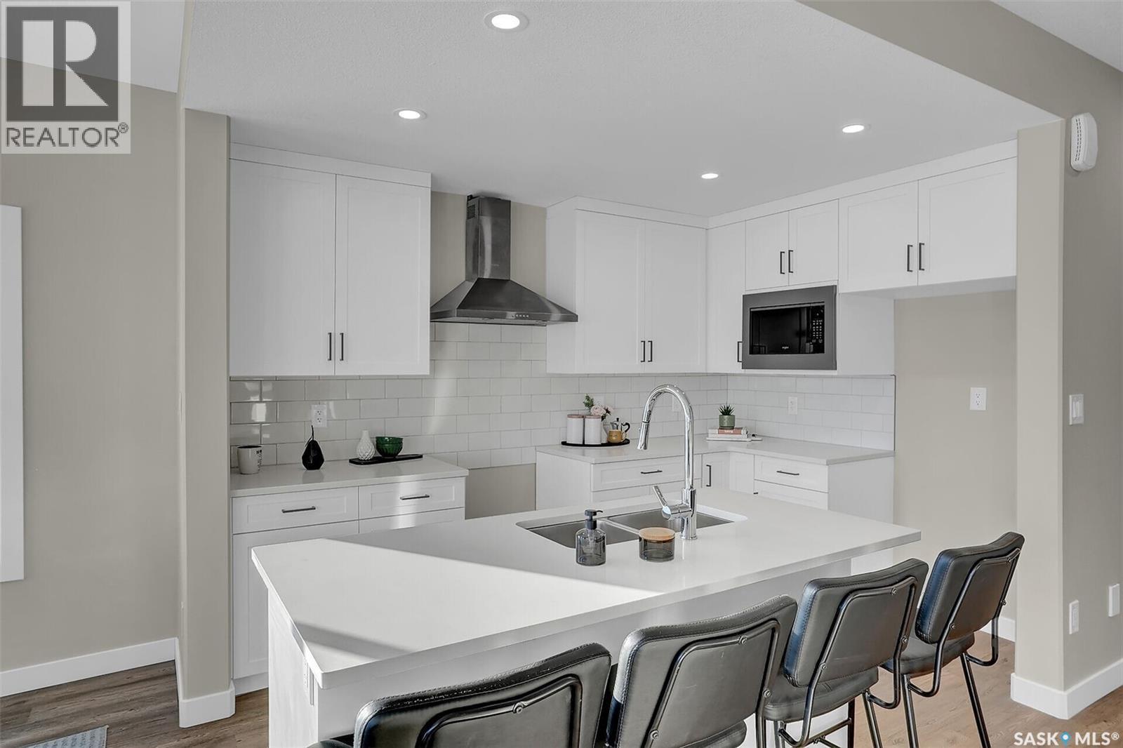 246 Kostiuk Crescent, Saskatoon, SK - Indoor Photo Showing Kitchen With Upgraded Kitchen