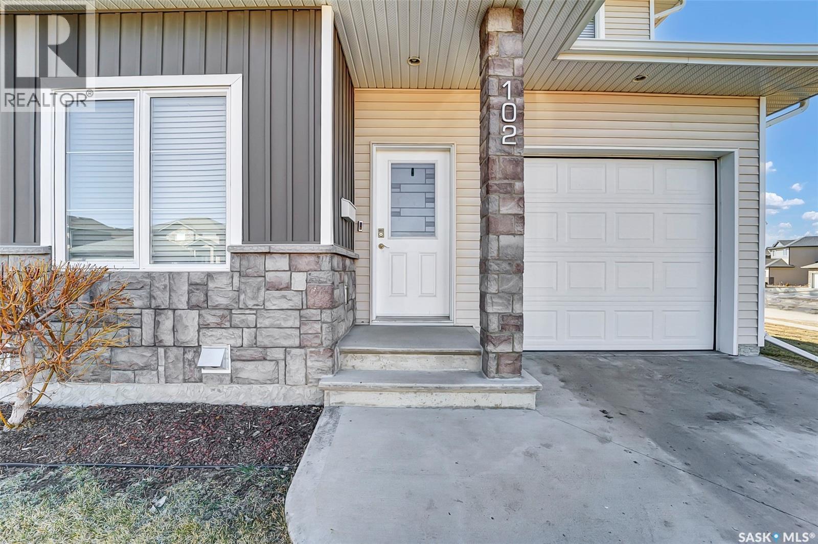 102 Atton Crescent, Saskatoon, SK - Outdoor