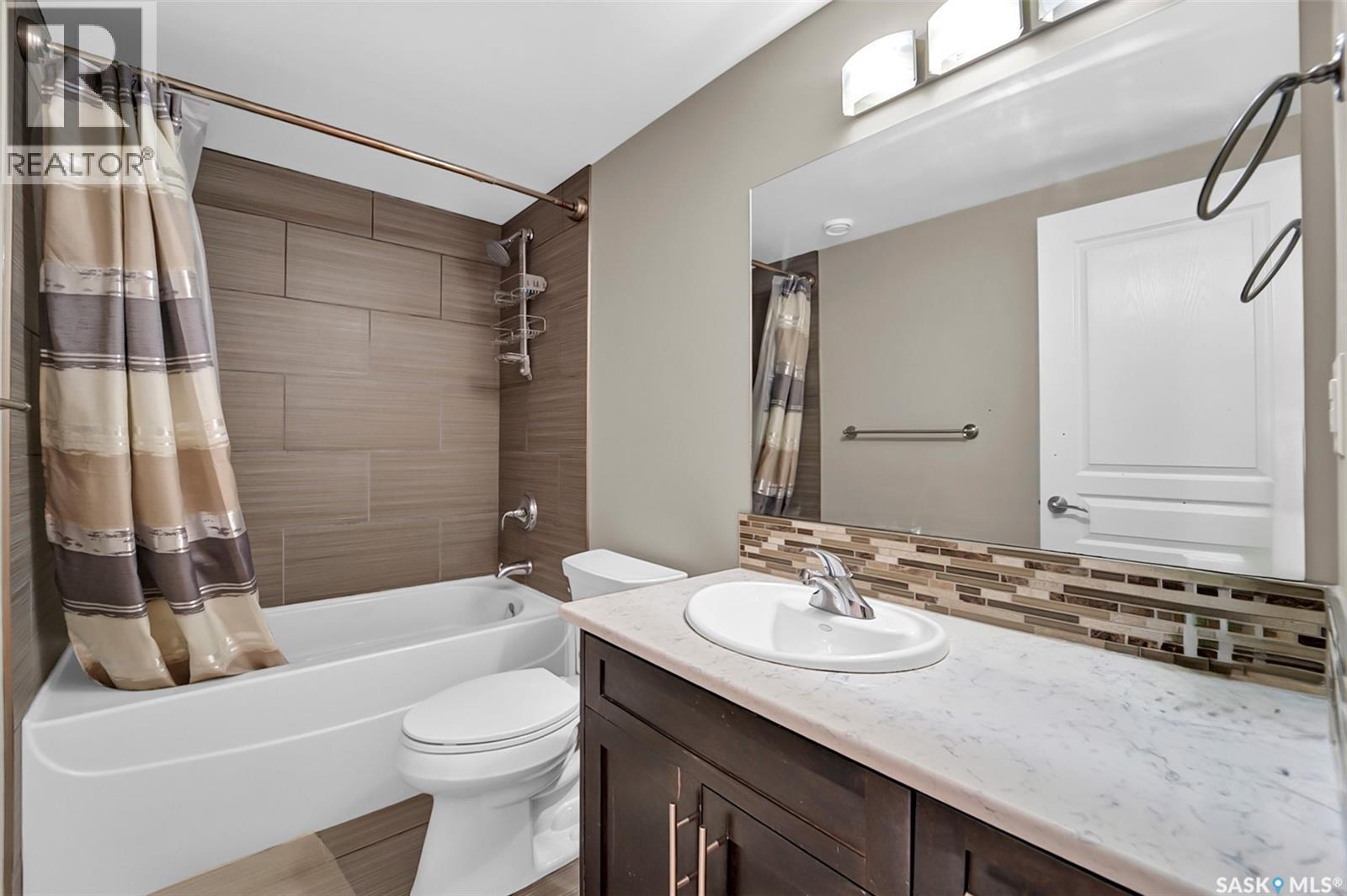 102 Atton Crescent, Saskatoon, SK - Indoor Photo Showing Bathroom