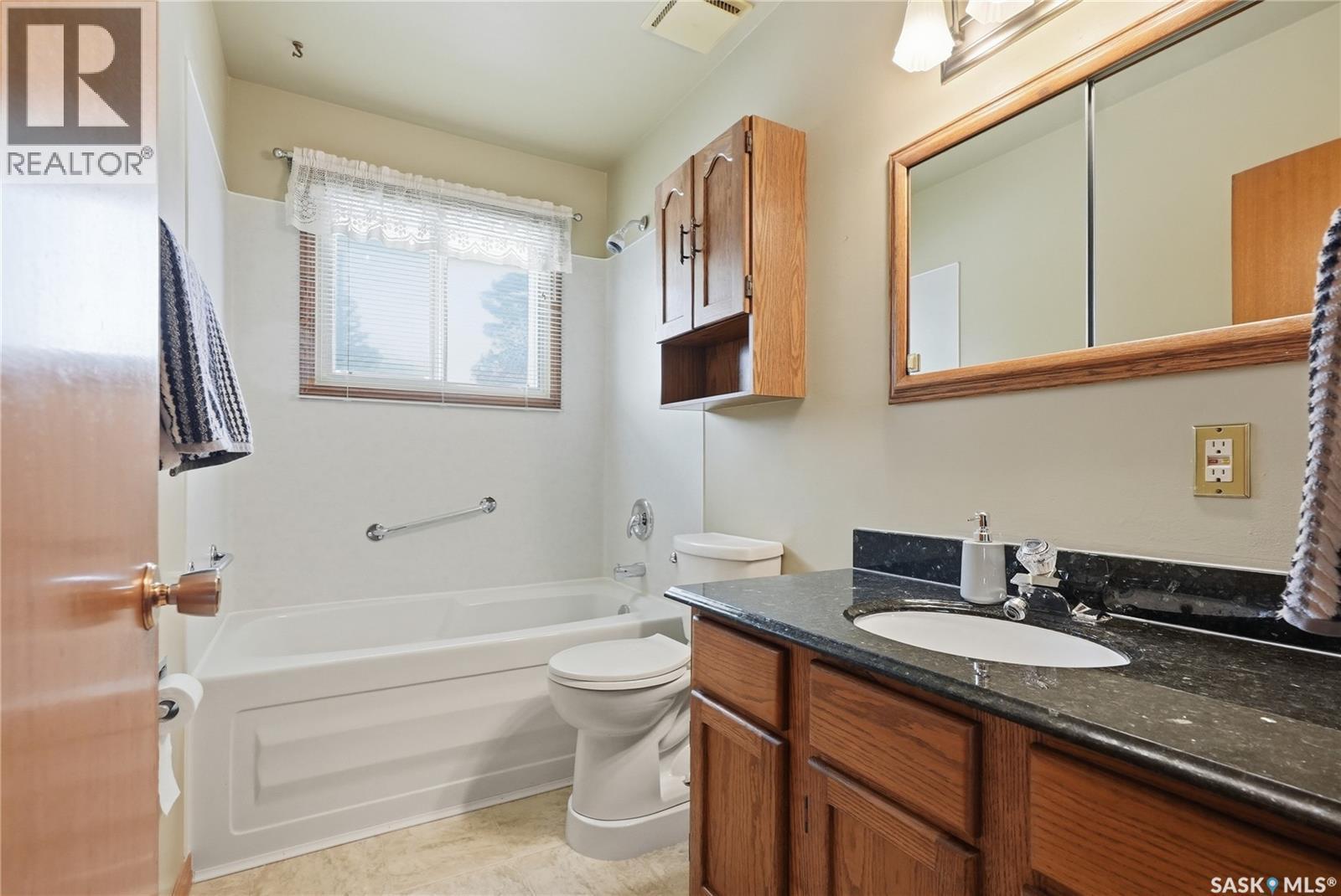 51 Mcaskill Crescent, Saskatoon, SK - Indoor Photo Showing Bathroom