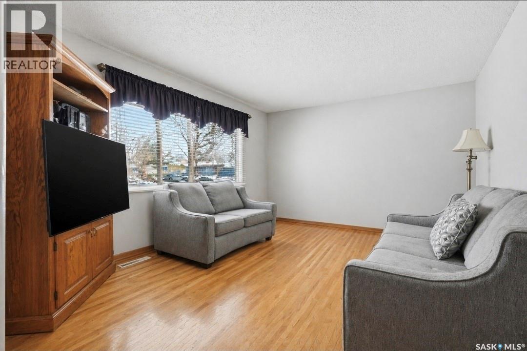 51 Mcaskill Crescent, Saskatoon, SK - Indoor
