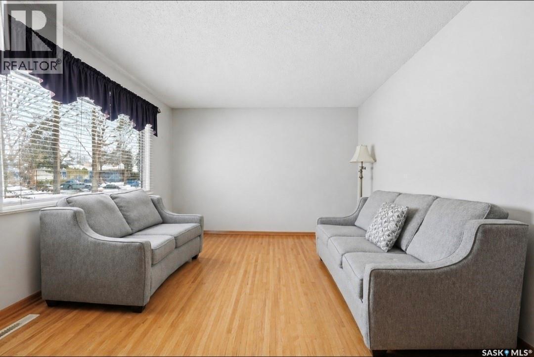 51 Mcaskill Crescent, Saskatoon, SK - Indoor Photo Showing Other Room