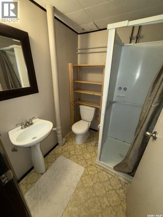 24 Albert Place, Hepburn, SK - Indoor Photo Showing Bathroom