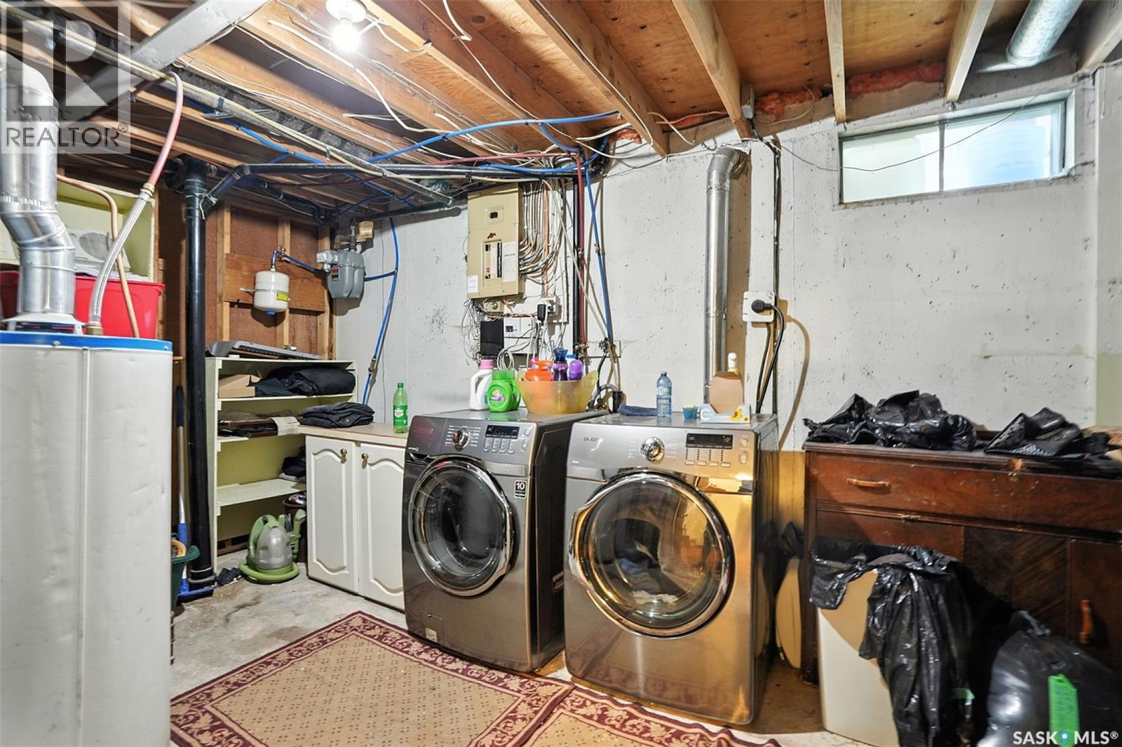 97 Maxwell Crescent, Saskatoon, SK - Indoor Photo Showing Laundry Room