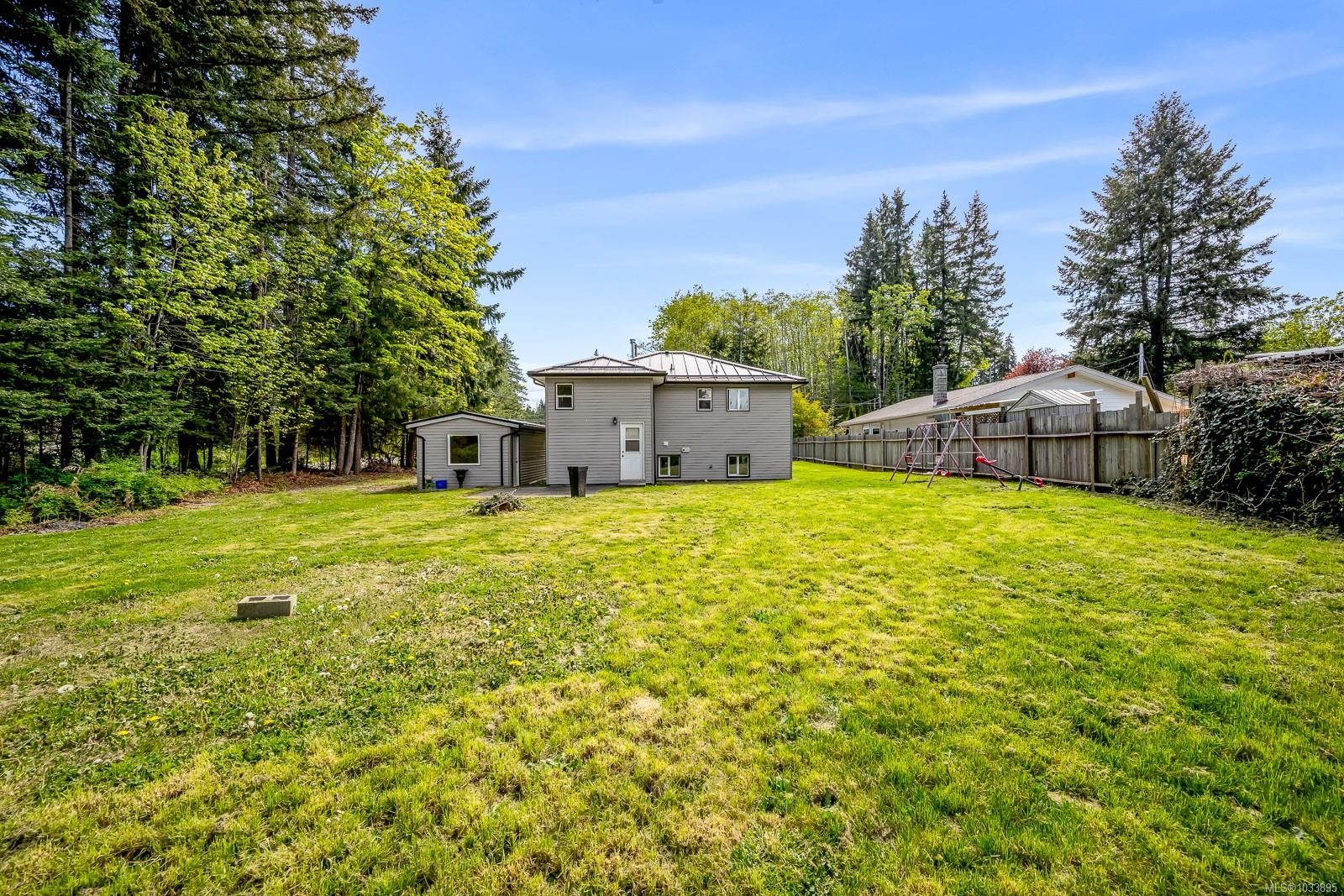 290 Herondale Rd, Royston, BC