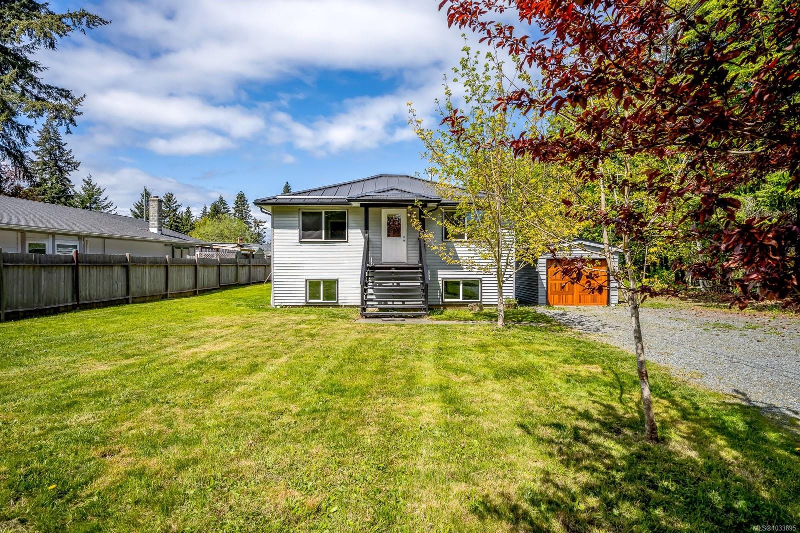 290 Herondale Rd, Royston, BC
