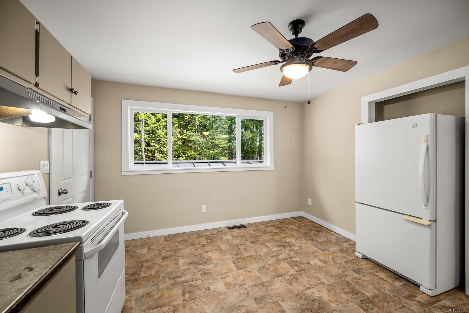 290 Herondale Rd, Royston, BC