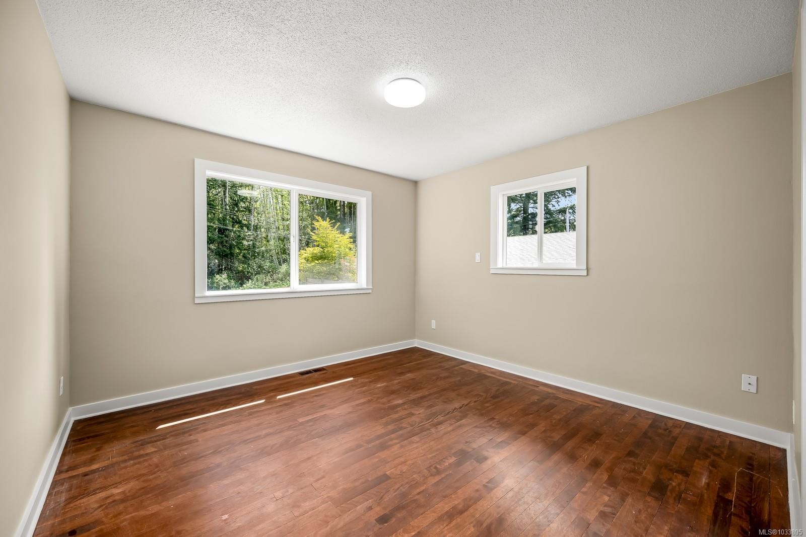 290 Herondale Rd, Royston, BC