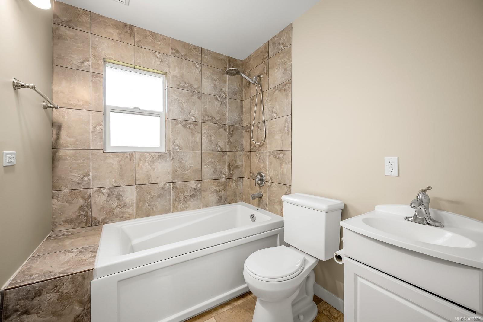 290 Herondale Rd, Royston, BC