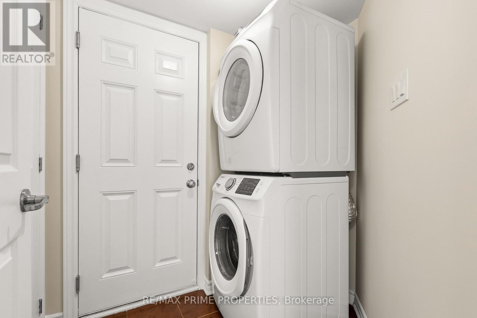 101 Helenium Lane, Ottawa, ON - Indoor Photo Showing Laundry Room