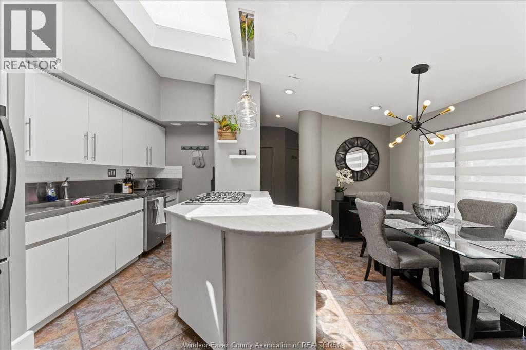 859 Monmouth, Windsor, ON - Indoor