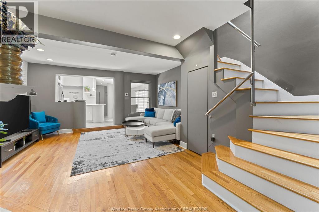 859 Monmouth, Windsor, ON - Indoor