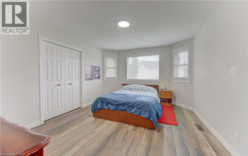 159 Burnett Avenue, Cambridge, ON - Indoor Photo Showing Bedroom