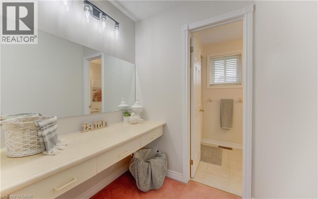 159 Burnett Avenue, Cambridge, ON - Indoor Photo Showing Bathroom