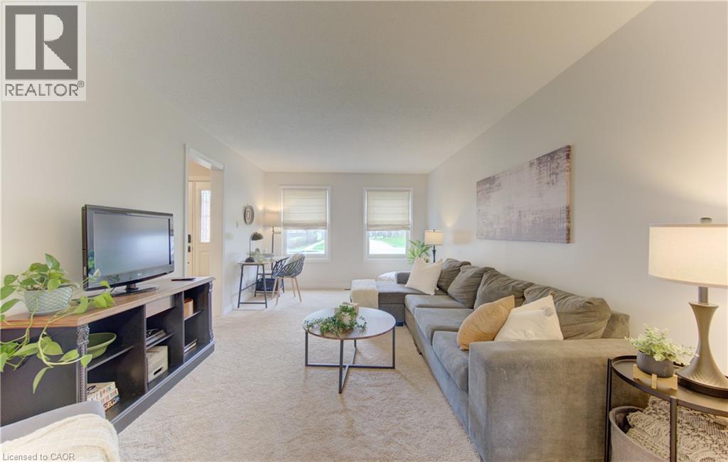 159 Burnett Avenue, Cambridge, ON - Indoor Photo Showing Living Room