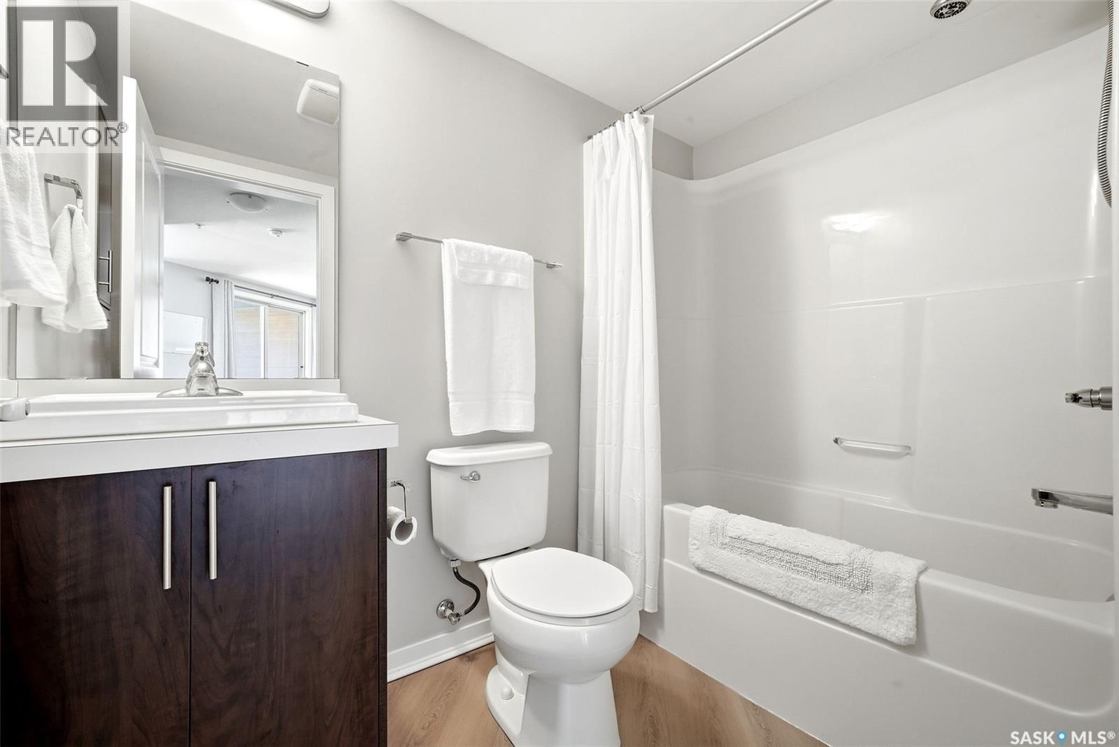 1115 5500 Mitchinson Way, Regina, SK - Indoor Photo Showing Bathroom