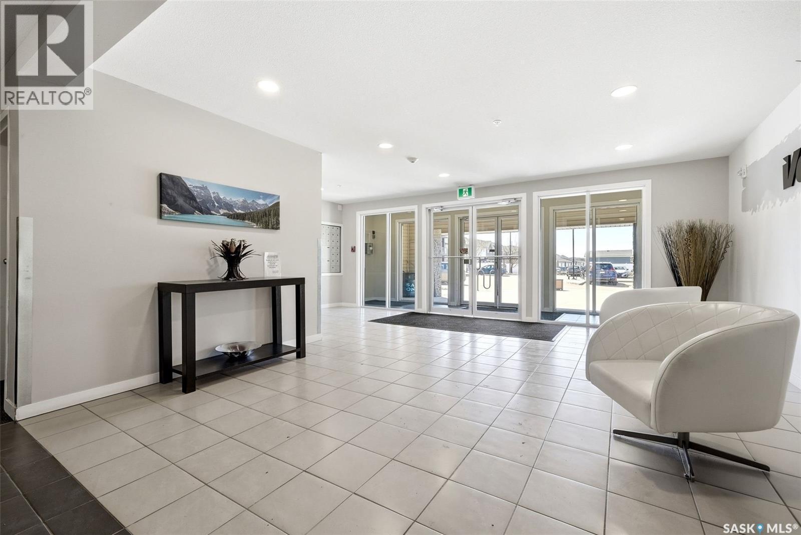 1115 5500 Mitchinson Way, Regina, SK - Indoor