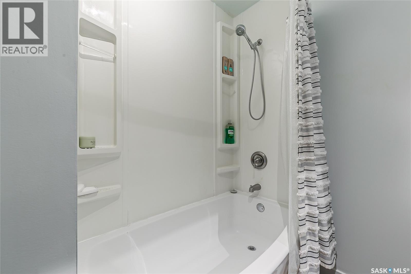 155 Broad Street, Lumsden, SK - Indoor Photo Showing Bathroom