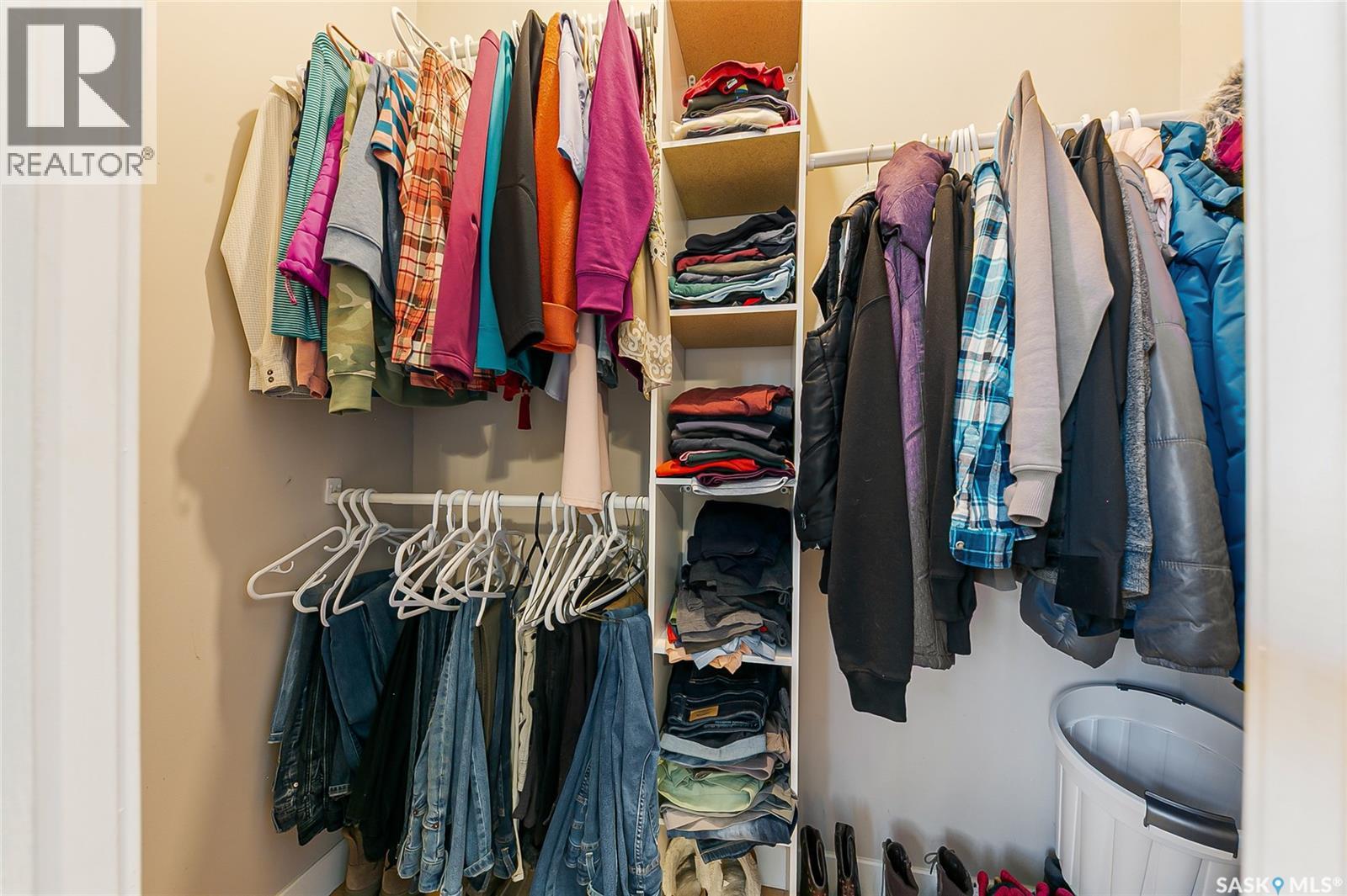 155 Broad Street, Lumsden, SK - Indoor With Storage