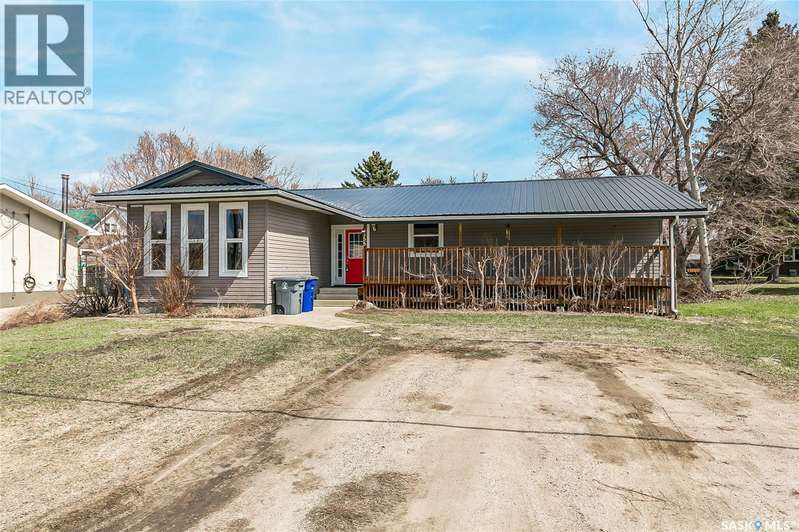 155 Broad Street, Lumsden, SK - Outdoor
