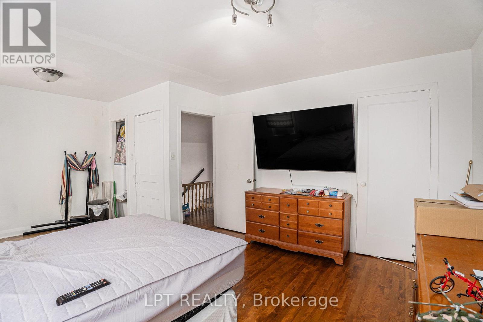 257 Parkdale Avenue, Ottawa, ON - Indoor Photo Showing Bedroom