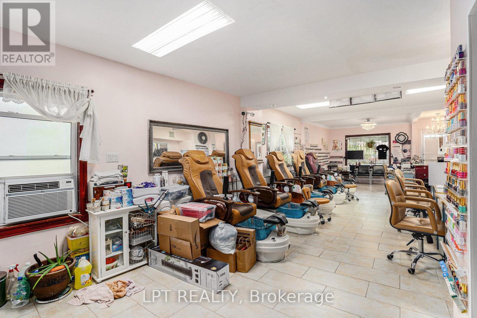 257 Parkdale Avenue, Ottawa, ON - Indoor Photo Showing Other Room