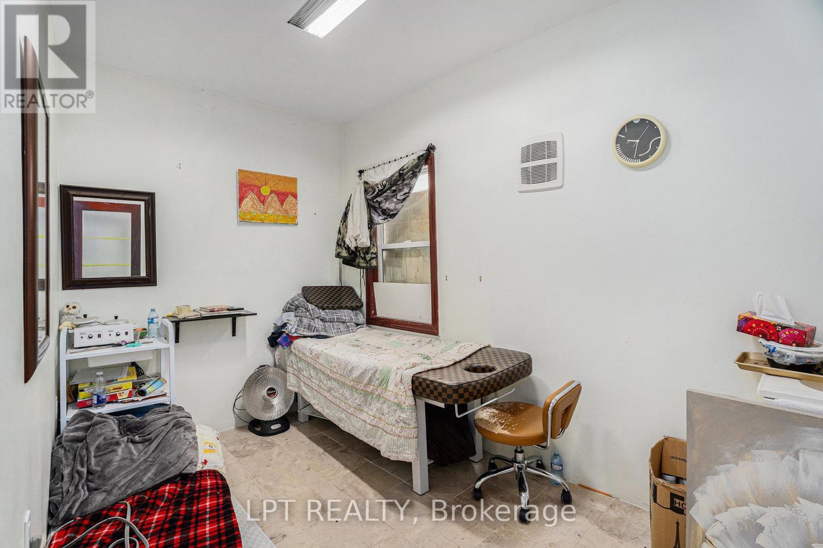 257 Parkdale Avenue, Ottawa, ON - Indoor Photo Showing Bedroom