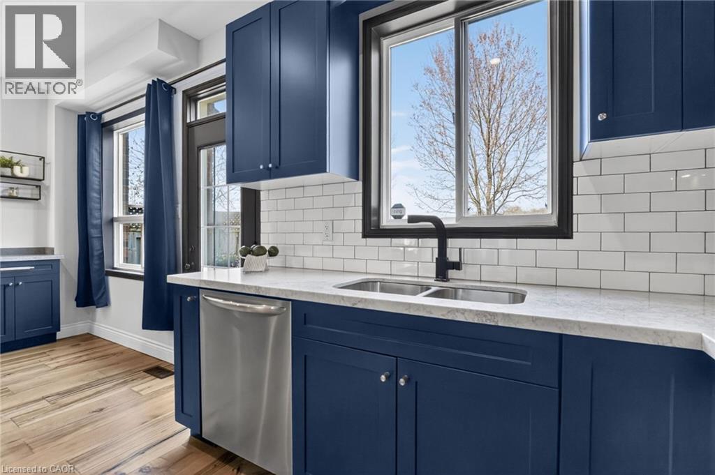 62 Moore Crescent, Ancaster, ON - Indoor Photo Showing Kitchen With Double Sink