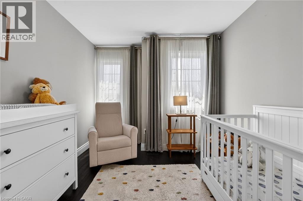 62 Moore Crescent, Ancaster, ON - Indoor Photo Showing Bedroom