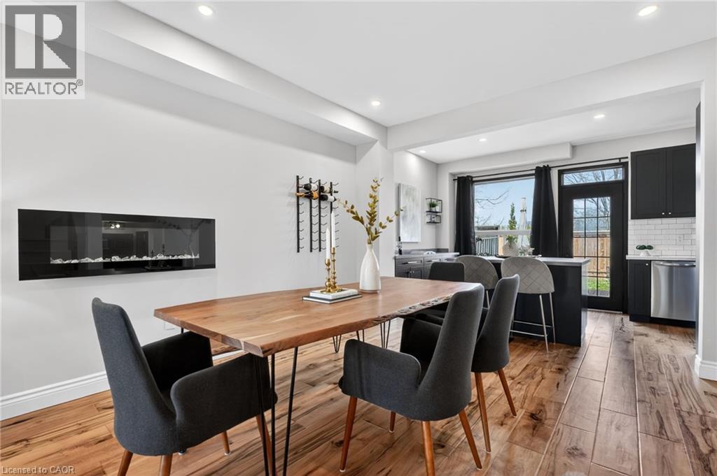62 Moore Crescent, Ancaster, ON - Indoor Photo Showing Dining Room
