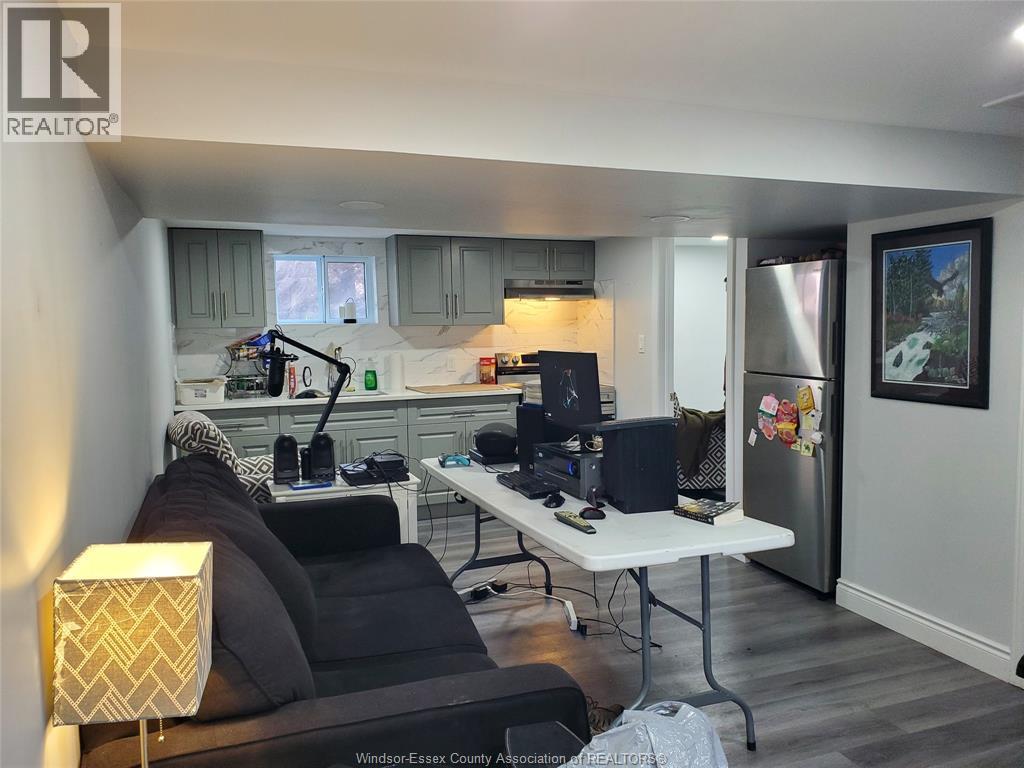 348 Caroline, Windsor, ON - Indoor