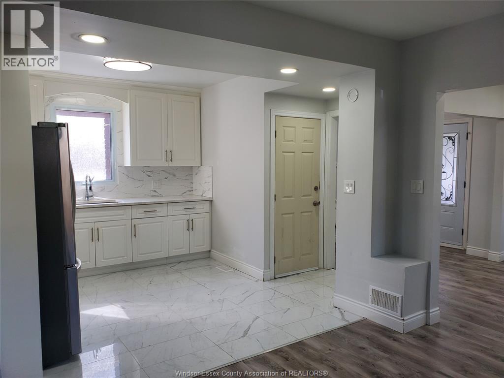 348 Caroline, Windsor, ON - Indoor