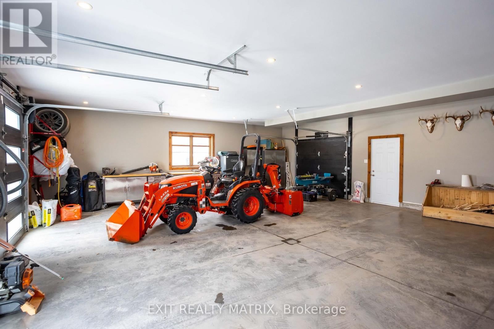 2191 Cassburn Road, Champlain, ON - Indoor Photo Showing Garage