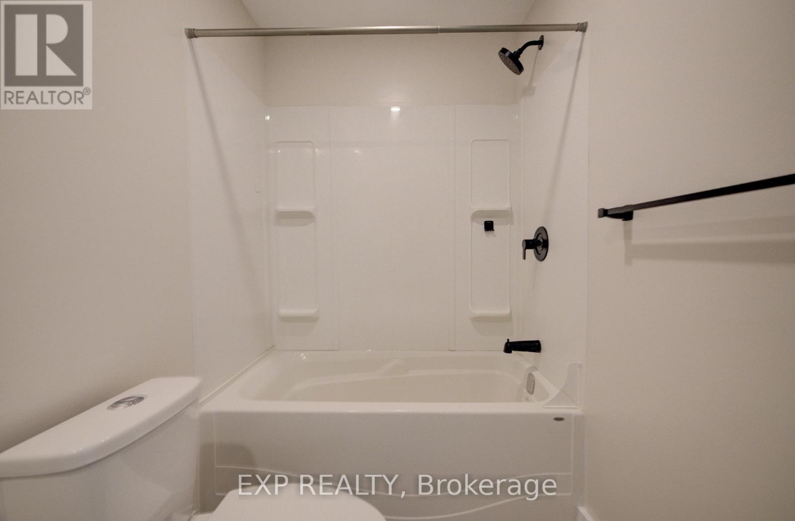 361 Prospect Avenue, Kitchener, ON - Indoor Photo Showing Bathroom