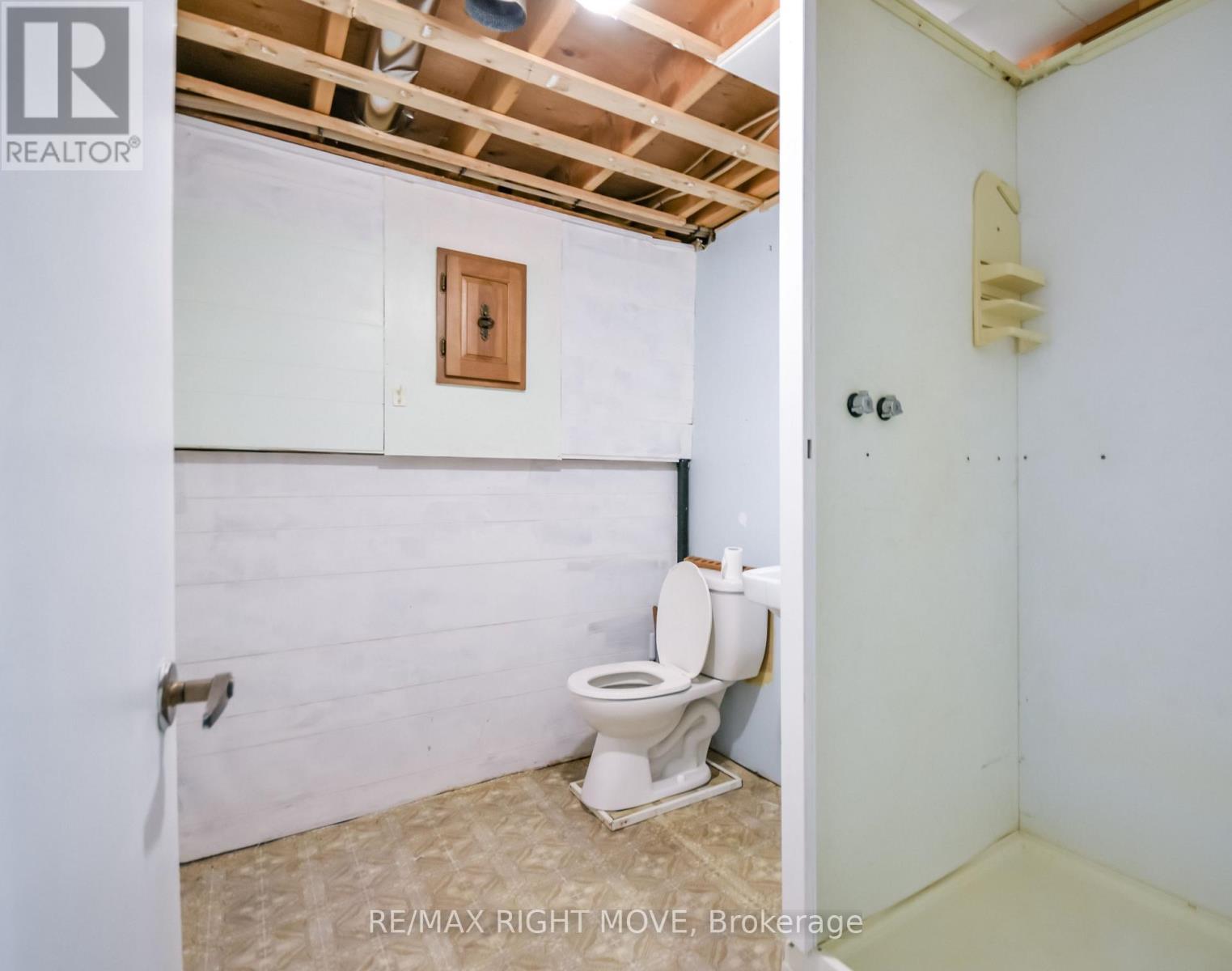 162 Pratt Crescent, Gravenhurst, ON - Indoor Photo Showing Bathroom