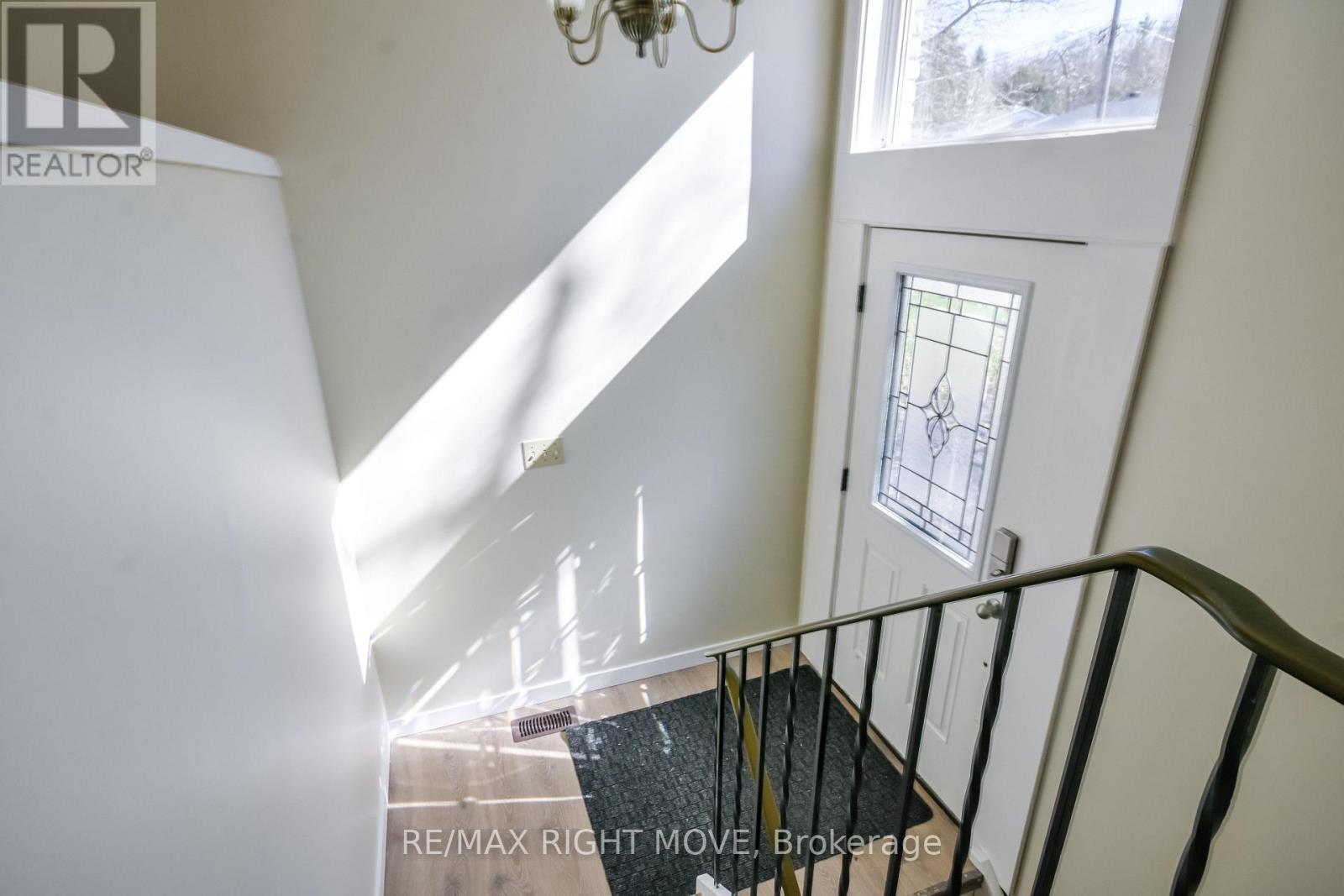 162 Pratt Crescent, Gravenhurst, ON - Indoor Photo Showing Other Room
