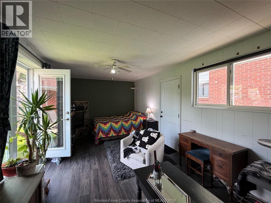 858 Laporte, Windsor, ON