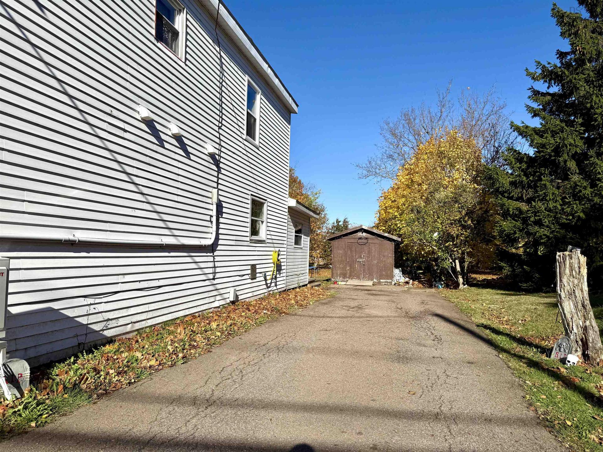 128 Main Street, Springhill, NS