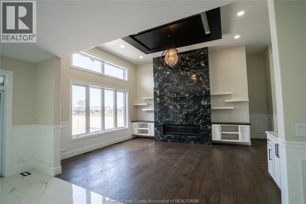 9 Cypress Pointe, Leamington, ON - Indoor With Fireplace