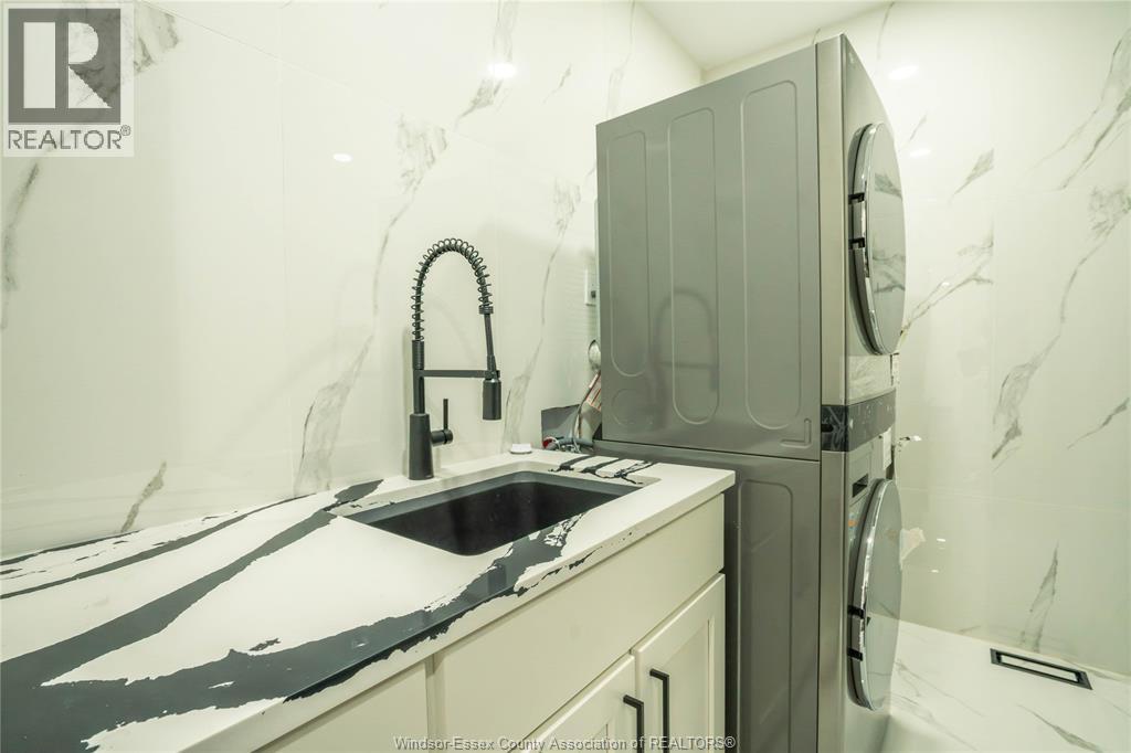 9 Cypress Pointe, Leamington, ON - Indoor Photo Showing Laundry Room