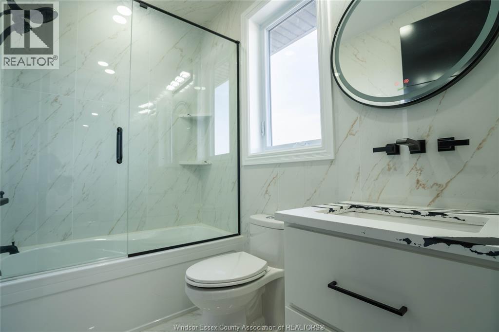 9 Cypress Pointe, Leamington, ON - Indoor Photo Showing Bathroom