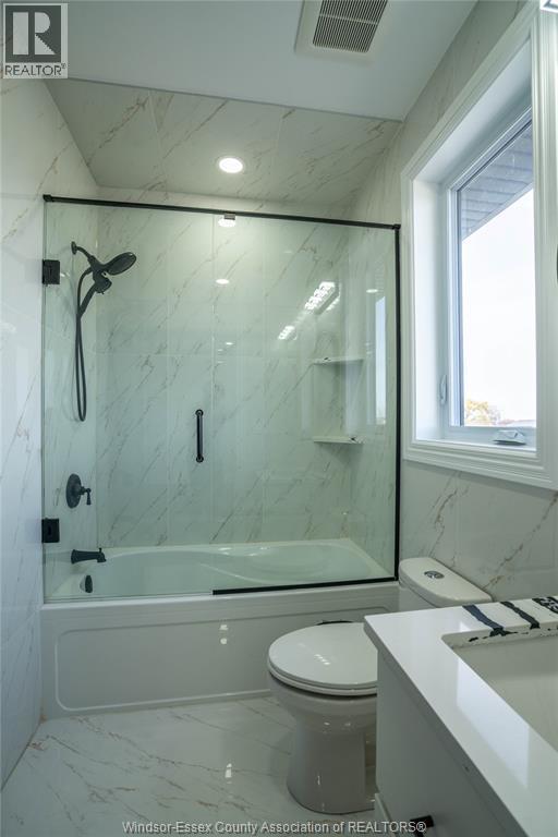 9 Cypress Pointe, Leamington, ON - Indoor Photo Showing Bathroom
