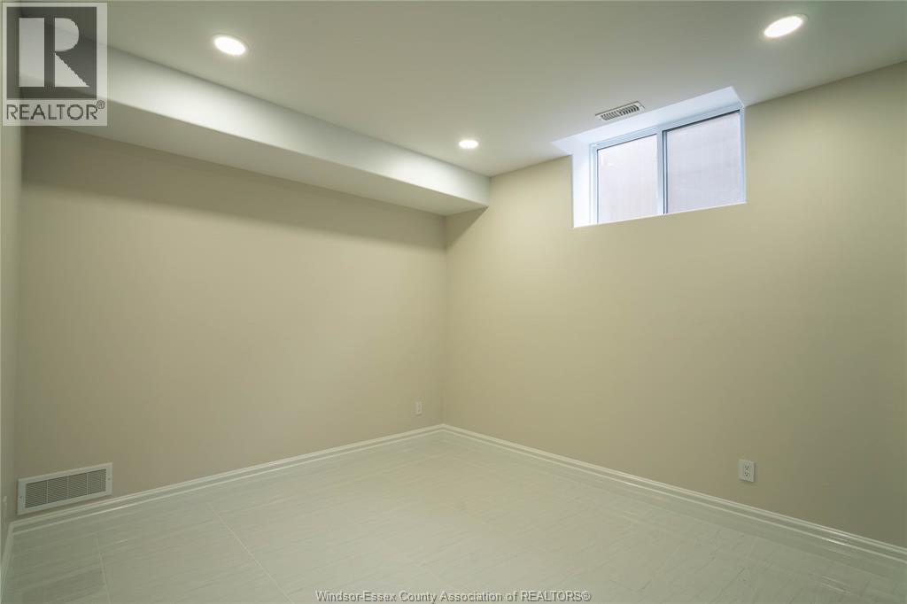 9 Cypress Pointe, Leamington, ON - Indoor