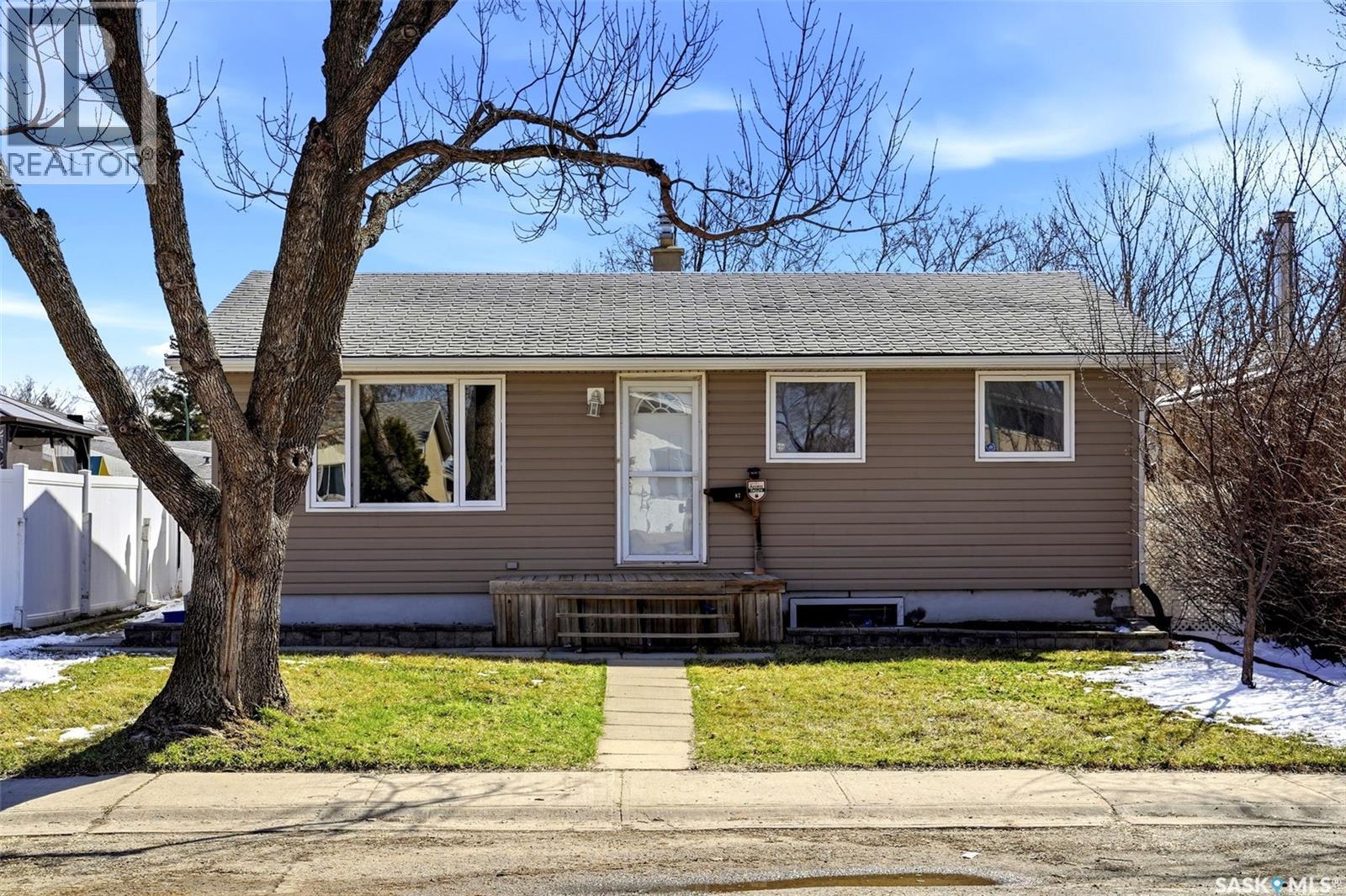 87 Carmichael Road, Regina, SK - Outdoor