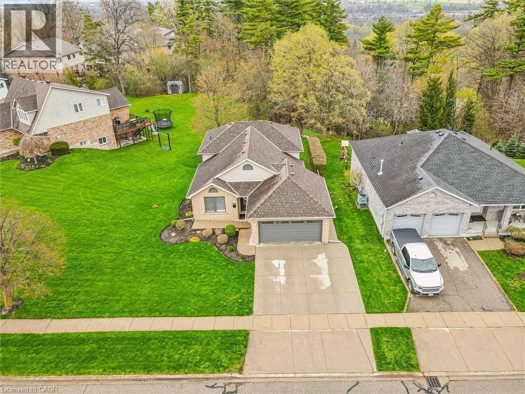79 Fairlake Drive, Cambridge, ON - Outdoor