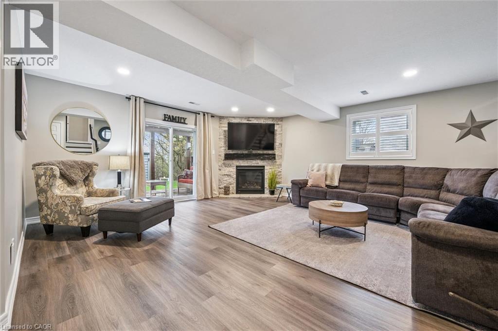 79 Fairlake Drive, Cambridge, ON - Indoor Photo Showing Living Room With Fireplace