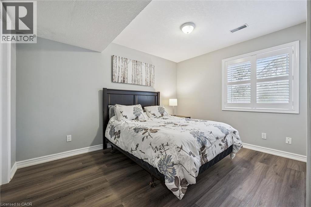 79 Fairlake Drive, Cambridge, ON - Indoor Photo Showing Bedroom