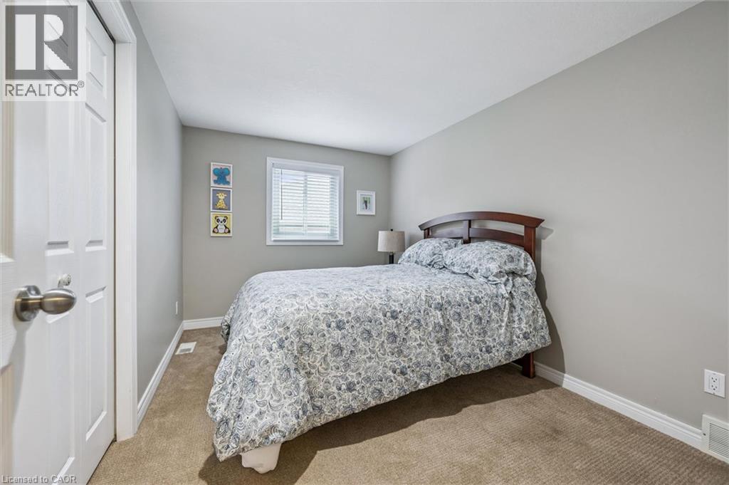 79 Fairlake Drive, Cambridge, ON - Indoor Photo Showing Bedroom