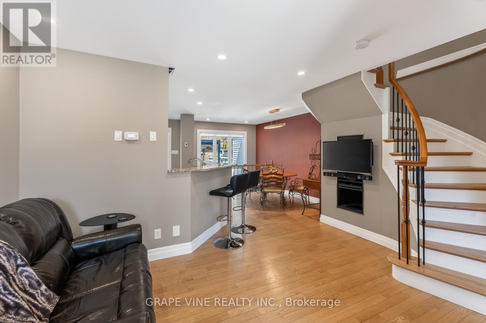 142 College Circle, Ottawa, ON - Indoor Photo Showing Other Room