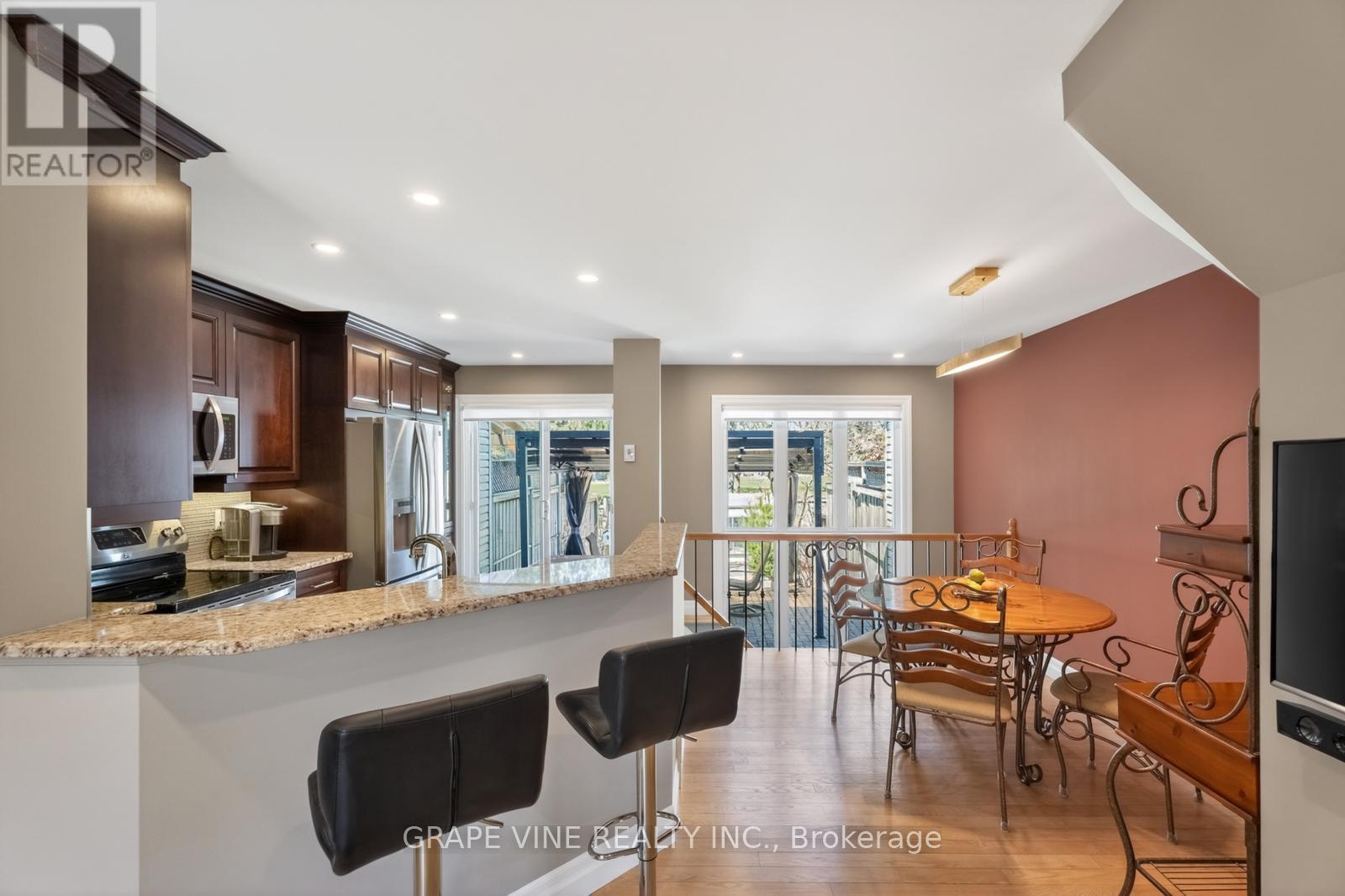 142 College Circle, Ottawa, ON - Indoor